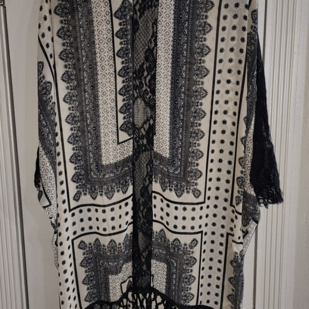 Lush Black Mesh Garment - Picture 7 of 11